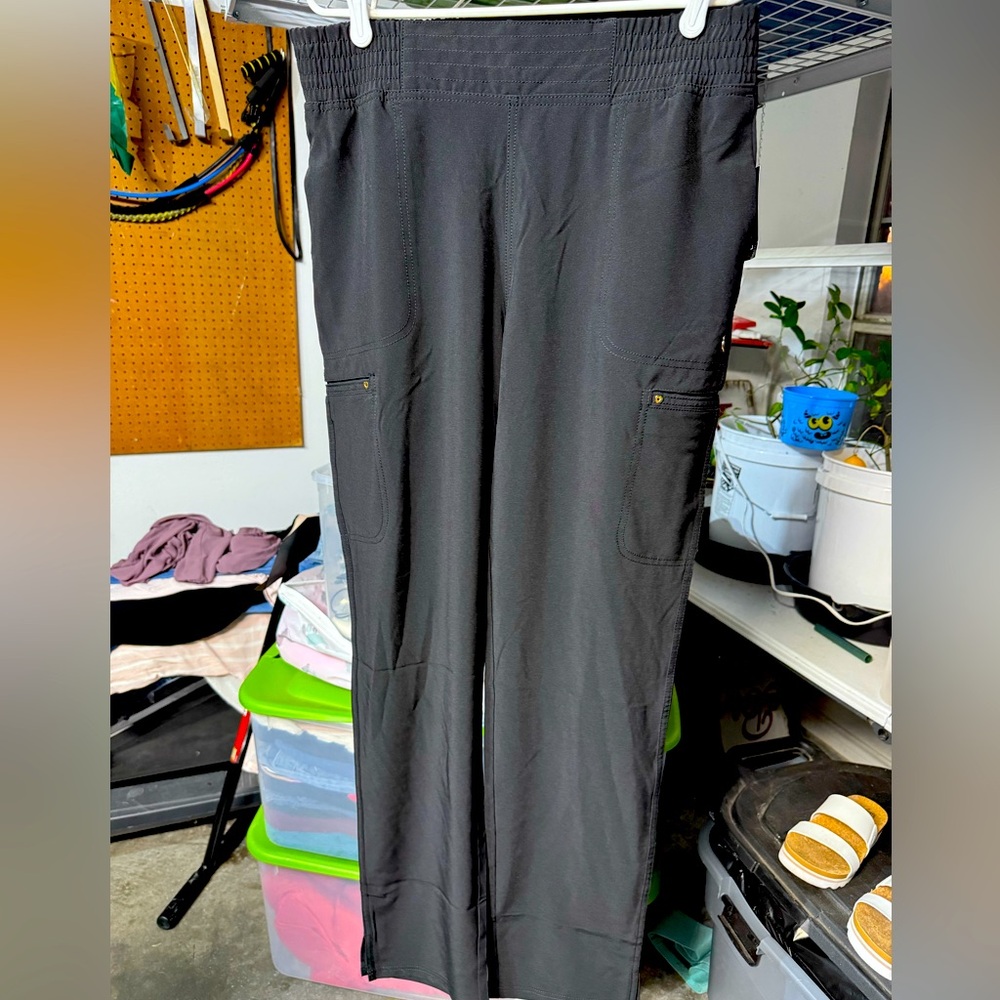 NWT HeartSoul women's black straight leg scrub pants, size Large Tall